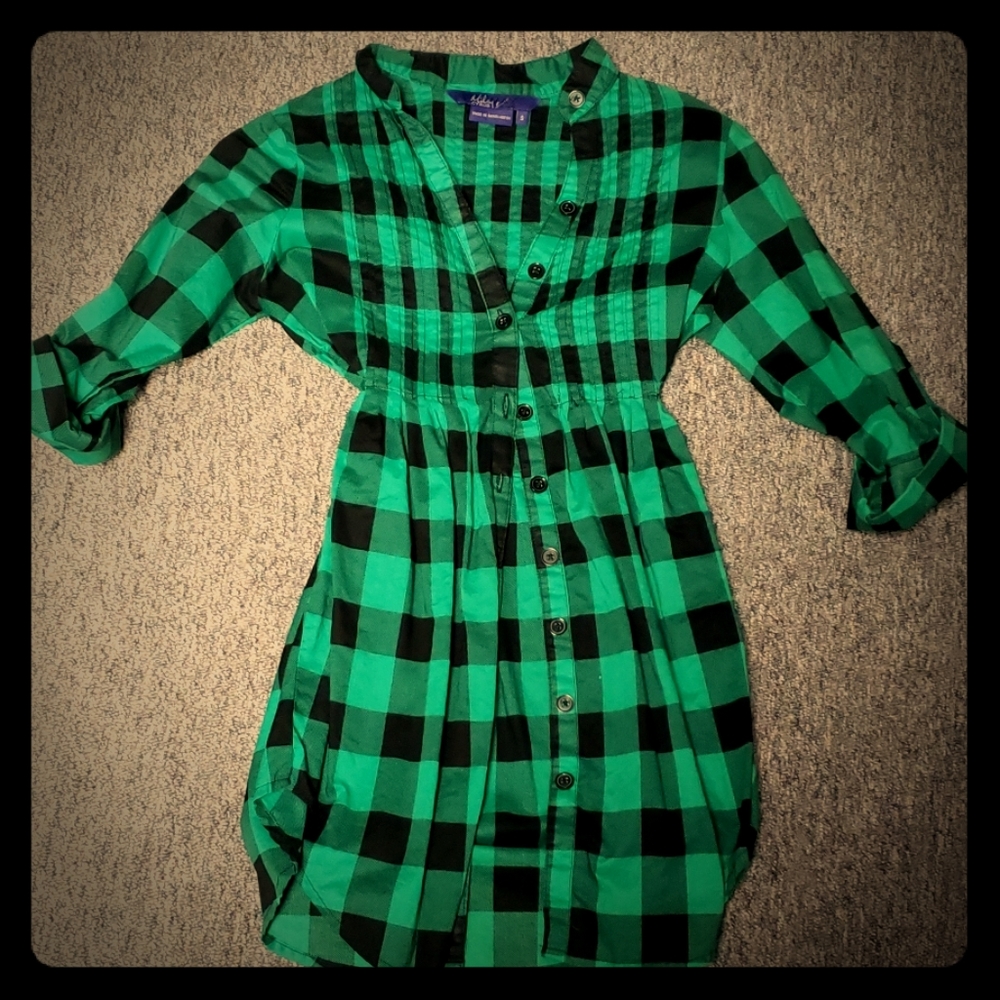 Miley Cyrus checkerboard blouse